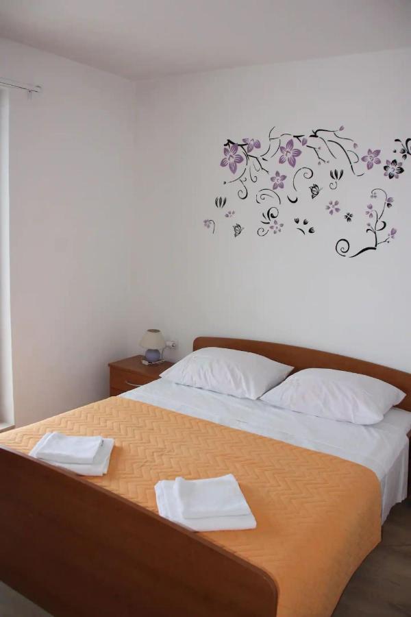 Apartments And Rooms Barbara Lastovo Ngoại thất bức ảnh